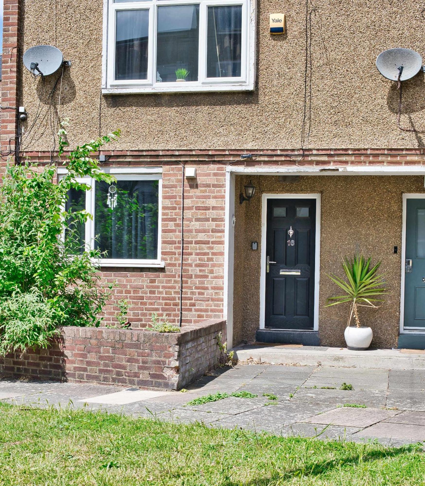 E14 Poplar - Cosy 1 Bed For 3 London